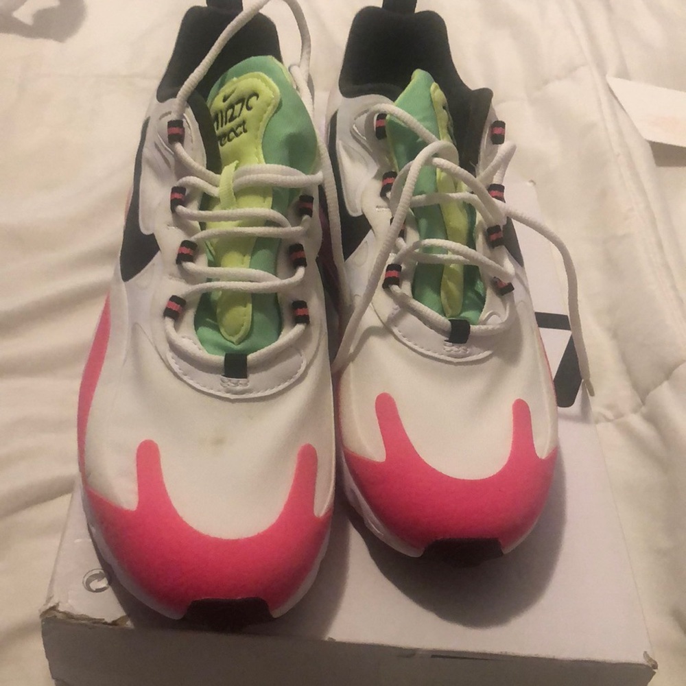 New never used Air  max 270 react